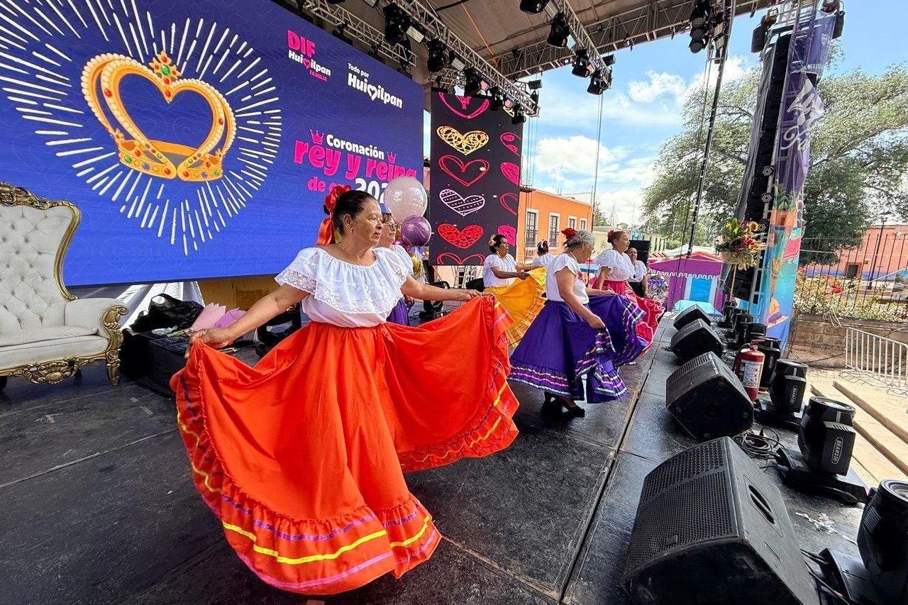 Presentación de danza folclórica en evento del DIF Huimilpan